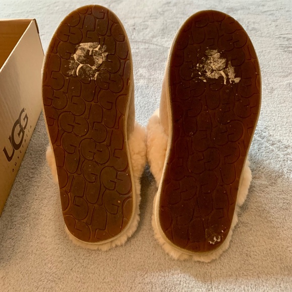 UGG® Women's Scuffette II Shearling Mule Slippers - Women's Size 9 - Picture 7 of 8